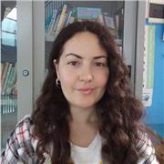 Laureata in Filologia, Letterature e Storia offre ripetizioni di discipline umanistiche come Italiano, Storia e Geografia